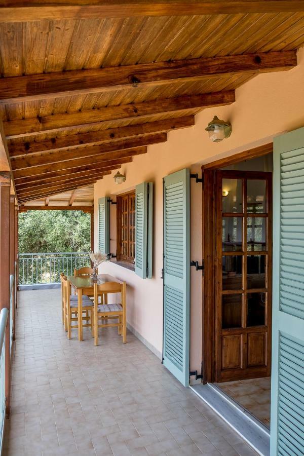 Villa Artjeta Кастросикия Екстериор снимка